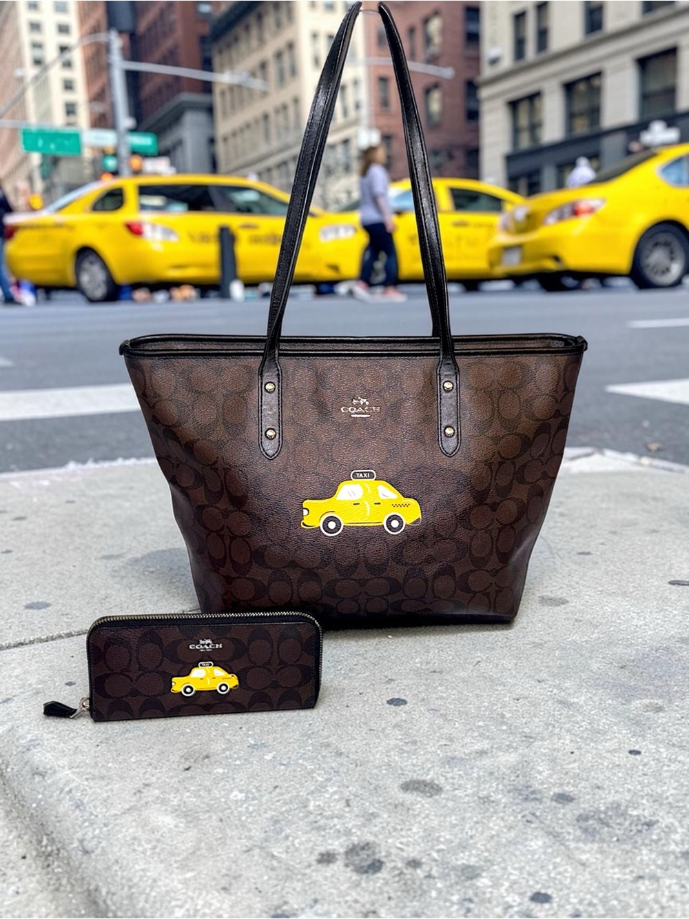 COACH NYC TAXI CITY ZIP TOTE & WALLET